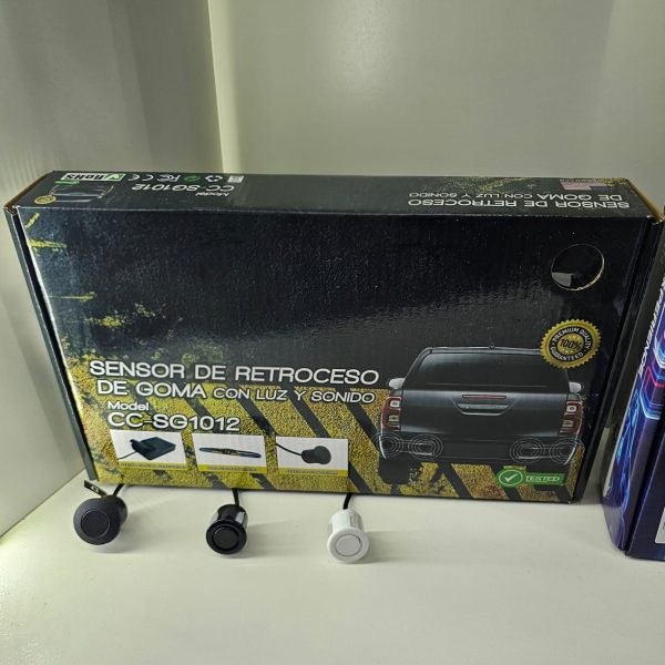 Sensores de retroceso para autos y camionetas ( disponible en negro y blanco).